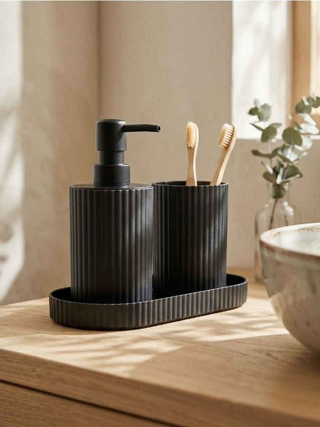 Sinsay - Set pentru baie: savonieră, dozator de săpun și suport pentru periuțe de dinți 3 pack - negru