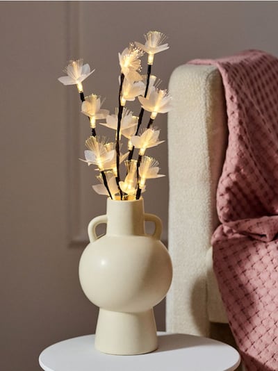 Lampka LED w kształcie gałązek dekoracyjnych