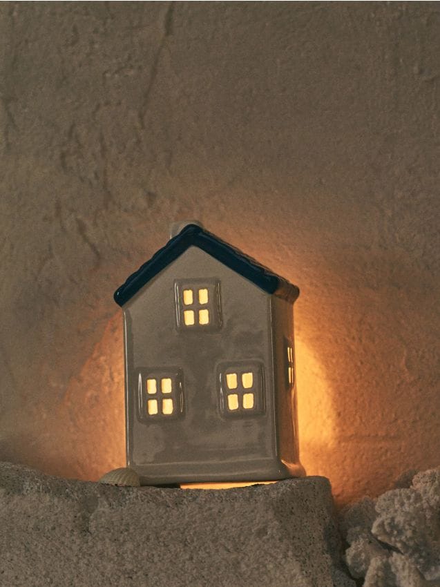 Sinsay - Suport pentru lumânare în formă de casă - alb