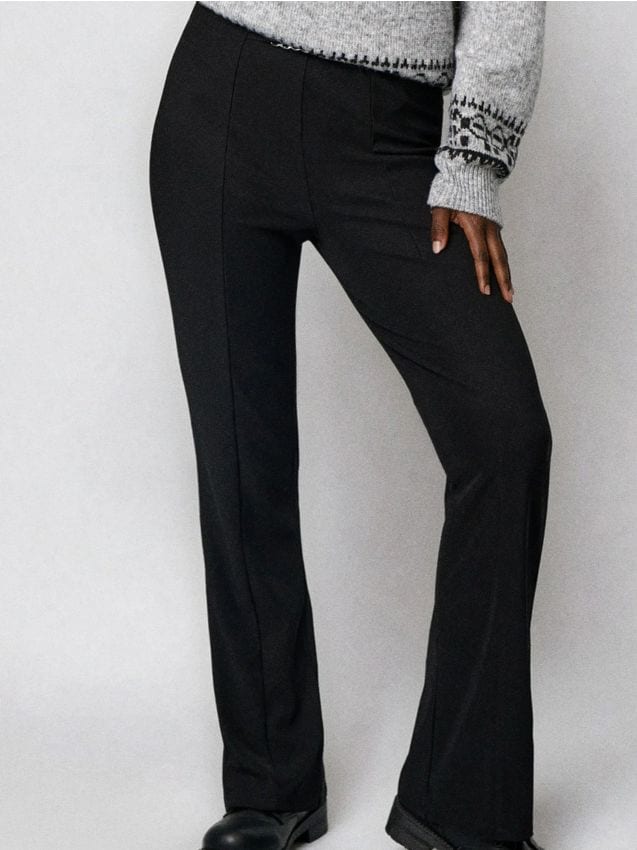 Sinsay - Pletené rozšírené nohavice so švami - čierna