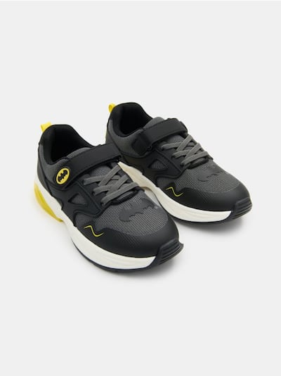 Patike sa svetlećim đonom Batman