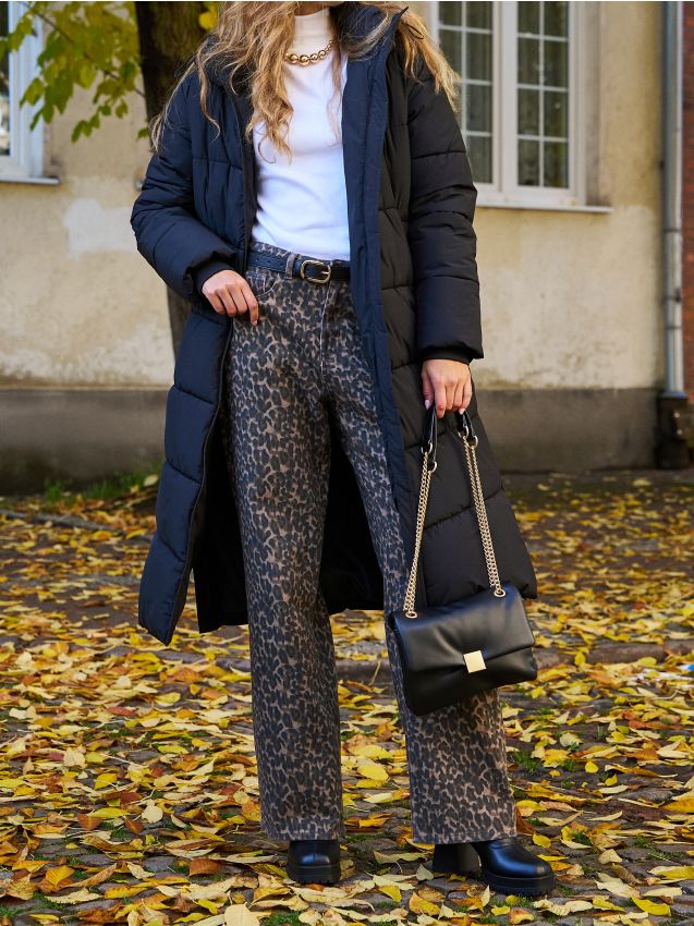 Sinsay - Prešívaný plášť s kapucňou - čierna