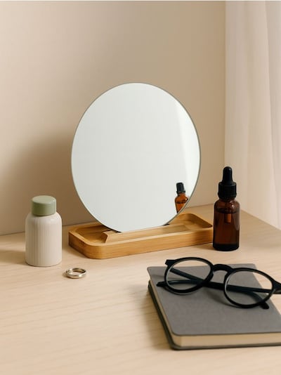 Ogledalo s postoljem