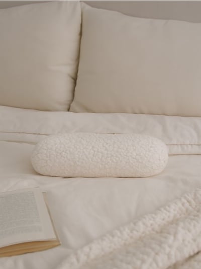 Jastuk s geometrijskim uzorkom