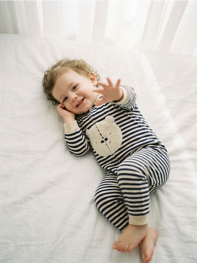 Sinsay - Salopetă din tricot mai gros cu aplicație ursuleț - crem