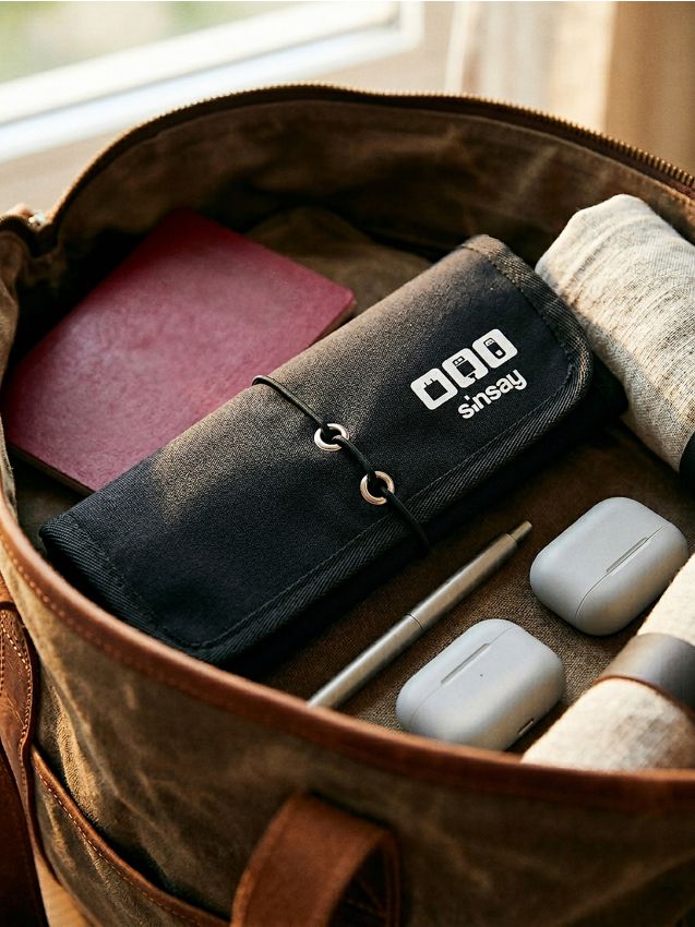 Sinsay - Geantă de cosmetice de călătorie - negru