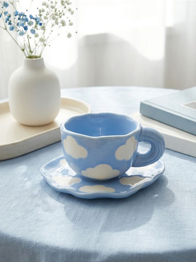 Sinsay - Ceașcă și farfurioară din ceramică cu motiv de nori - light blue