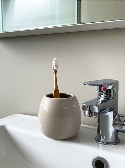 Držalo za zobno ščetko