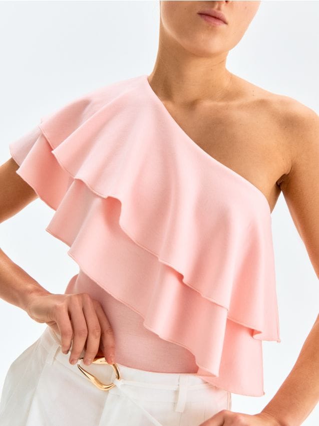 Sinsay - Body na jedno ramię z falbanami i domieszką wiskozy - różowy