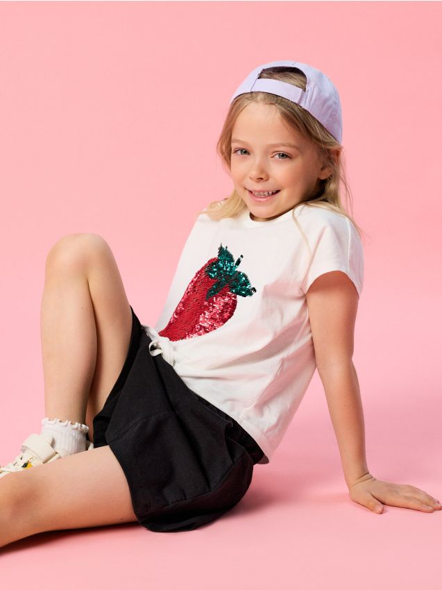 Sinsay - Șorturi cu croială lejeră - negru