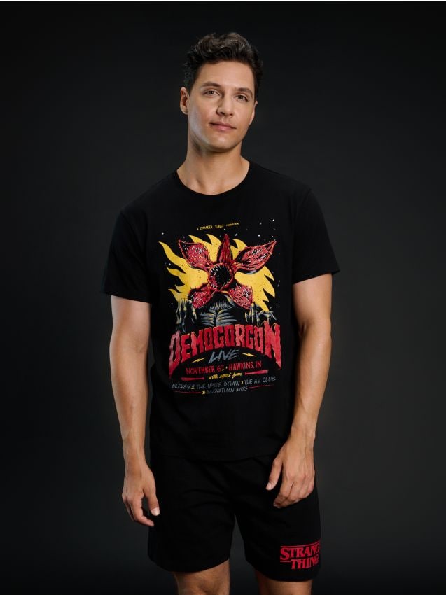 Sinsay - Piżama dwuczęściowa z nadrukiem Stranger Things - czarny