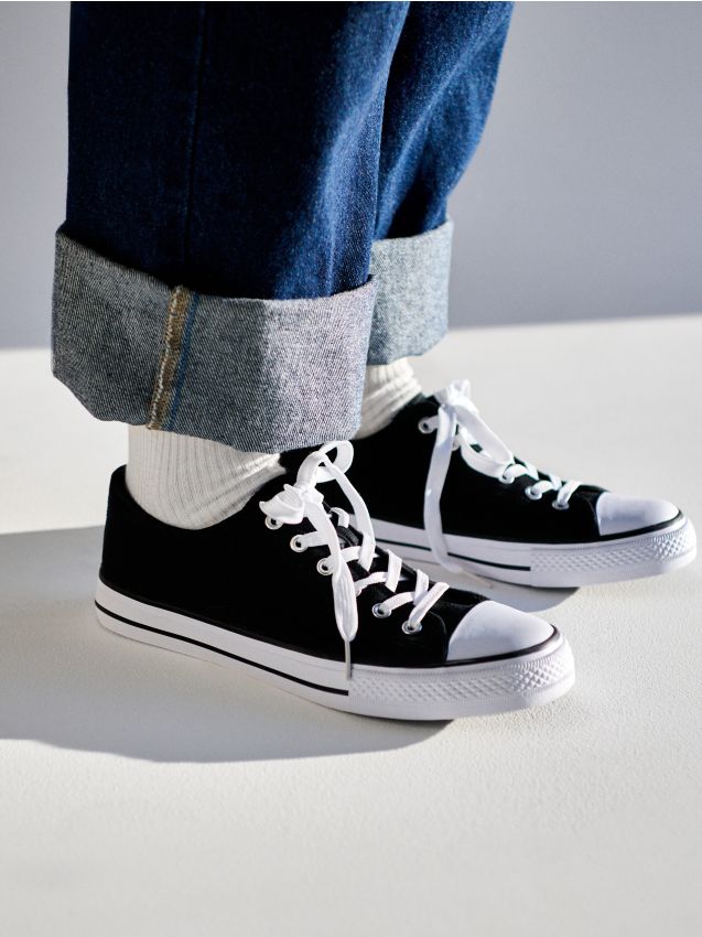 Sinsay - Tenisi joși cu șireturi - negru