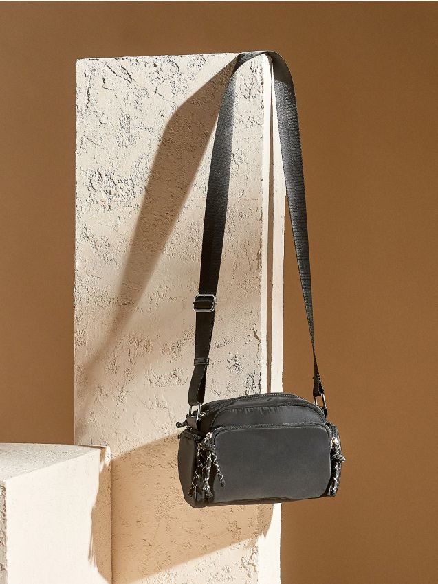 Nylonowa torebka crossbody - SINSAY
