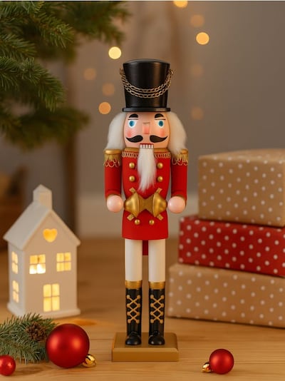 Božična dekoracija – Lomič orehov