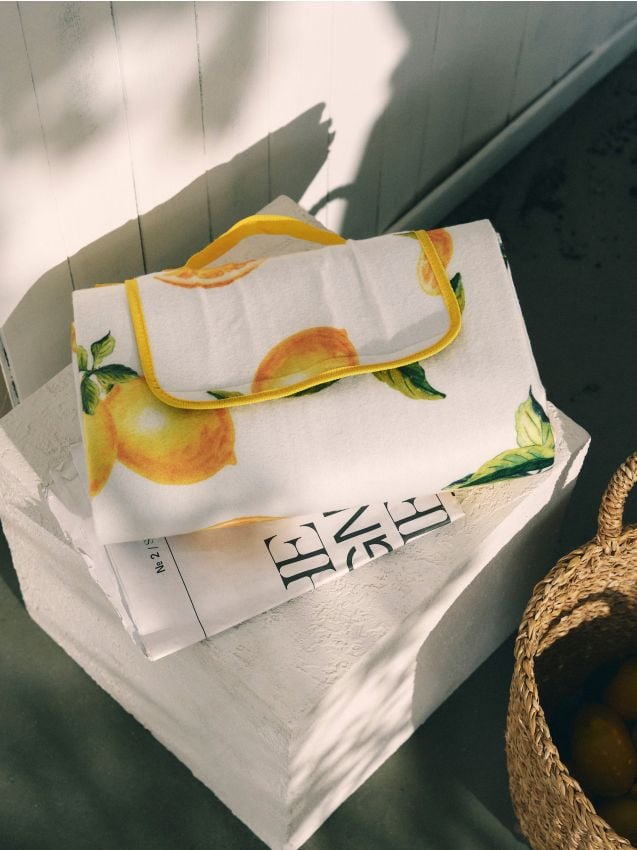 Sinsay - Pătură de picnic cu motiv de lămâi - galben