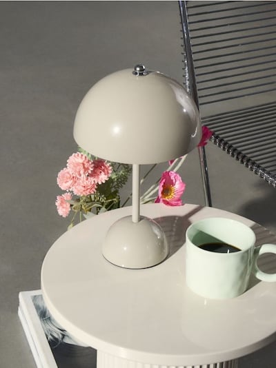 Lampa stołowa w stylu retro