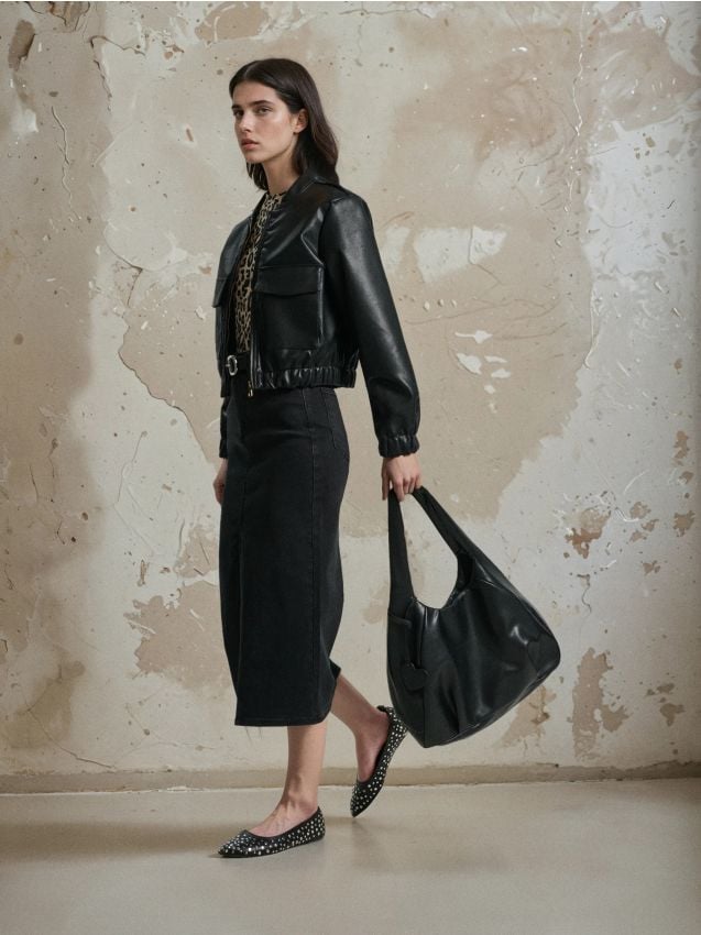 Torebka hobo w minimalistycznym stylu - SINSAY