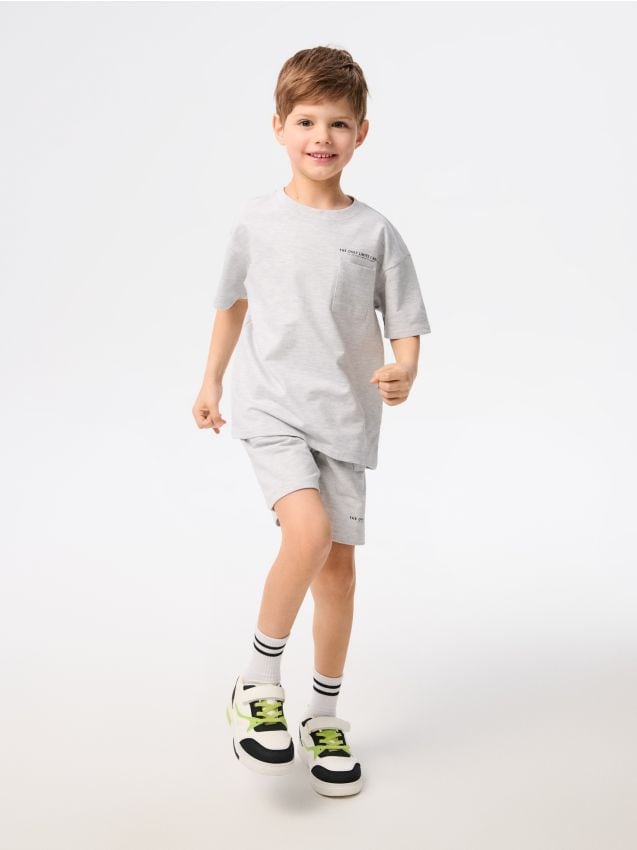 Sinsay - Compleu cu tricou și pantaloni scurți - gri deschis