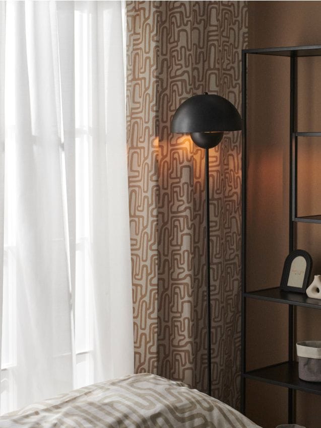 Sinsay - Stojanová lampa - čierna