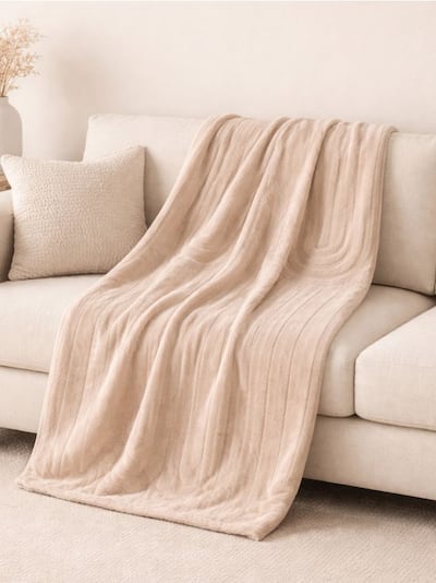 Odeja z reliefnim vzorcem