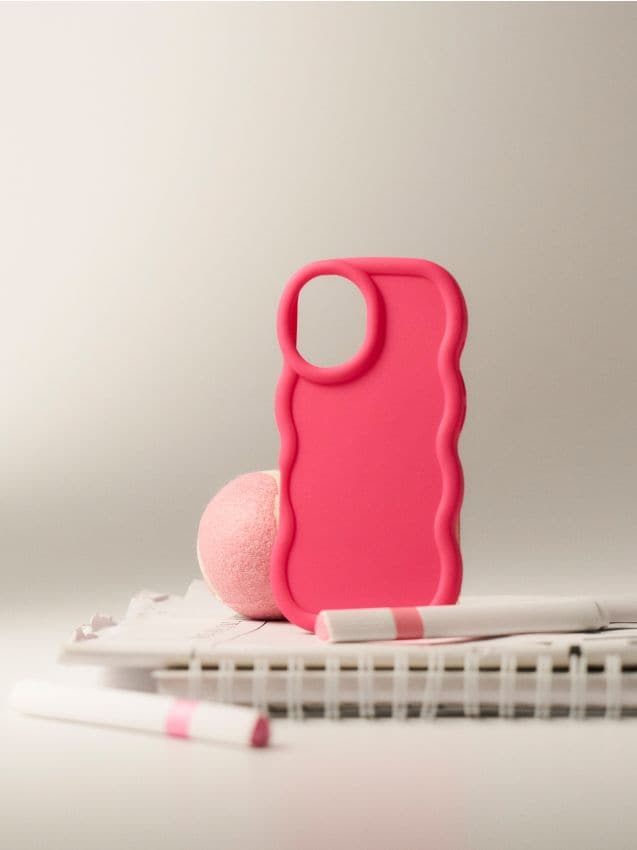 Sinsay - Husă simplă pentru iPhone 16 cu margine ondulată - roz-aprins