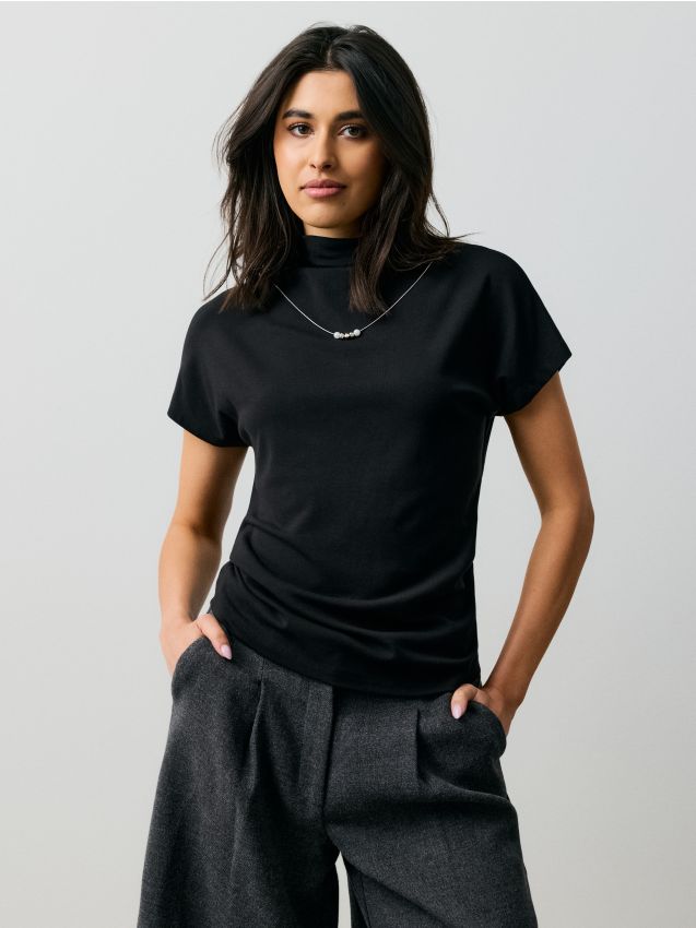 Sinsay - Tricou din vâscoză cu colier decorativ - negru