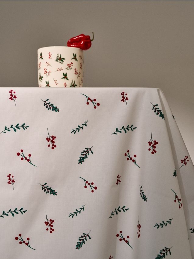 Sinsay - Obrus so zimným motívom - krémová