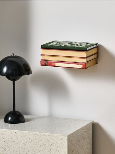 Металева настінна полиця