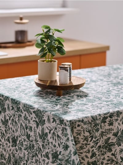 Tischdecke mit Blumenmuster