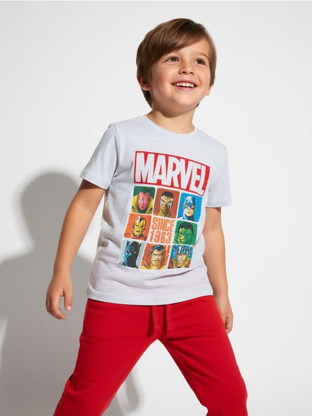 Sinsay - Bavlnená košeľa s potlačou Avengers - svetlošedá