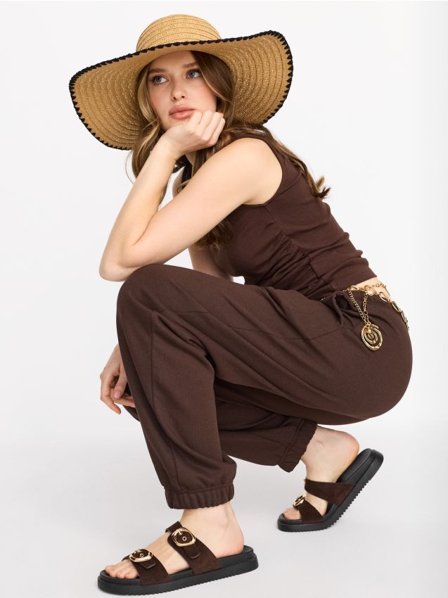 Sinsay - Pantaloni de trening tip jogger - maro-închis