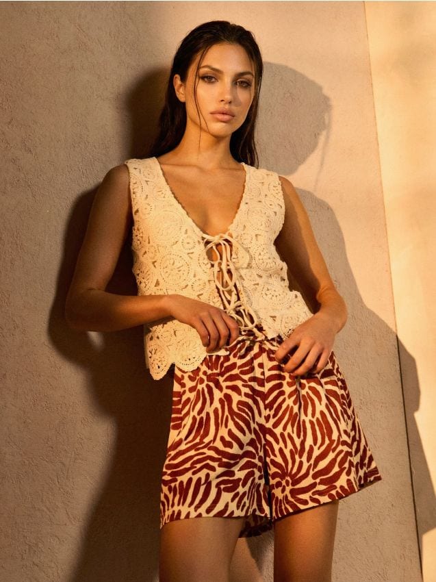 Sinsay - Wzorzyste szorty z wiązaniem - wielobarwny