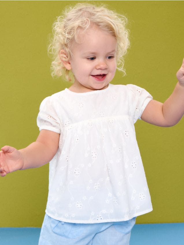 Sinsay - Bluză din țesătură structurală, brodată - alb