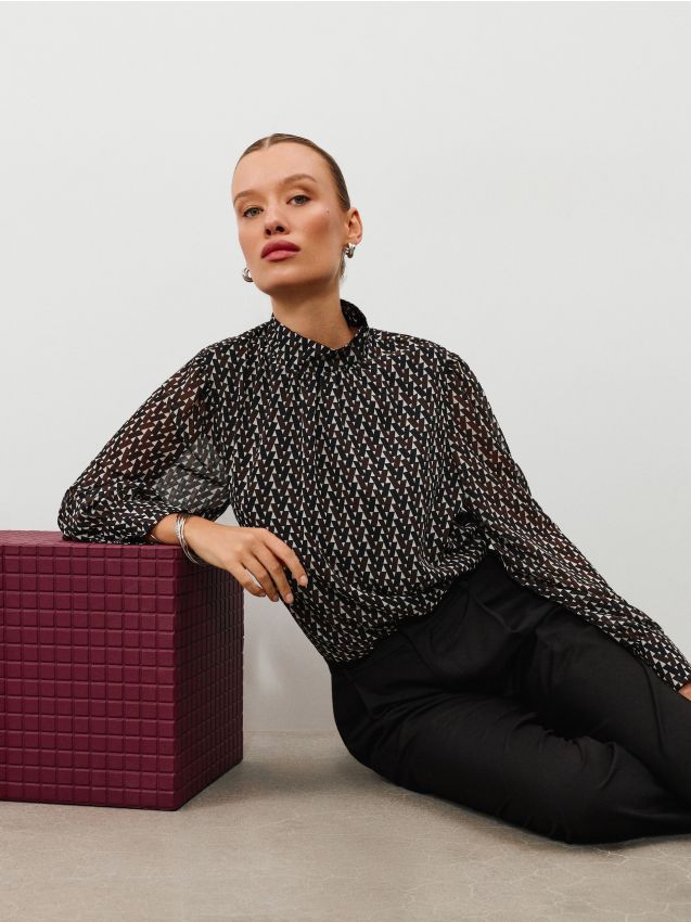 Sinsay - Bluză cu model și guler înalt - multicolor