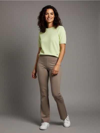 Ausgestellte Leggings