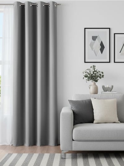 Pimendav kardin rõngastega