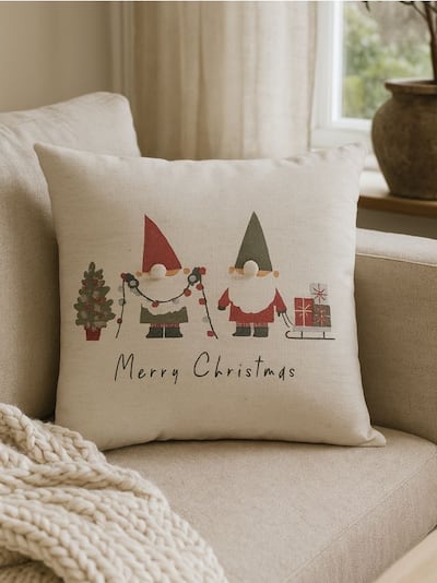 Подушка з мотивом різдвяних гномів