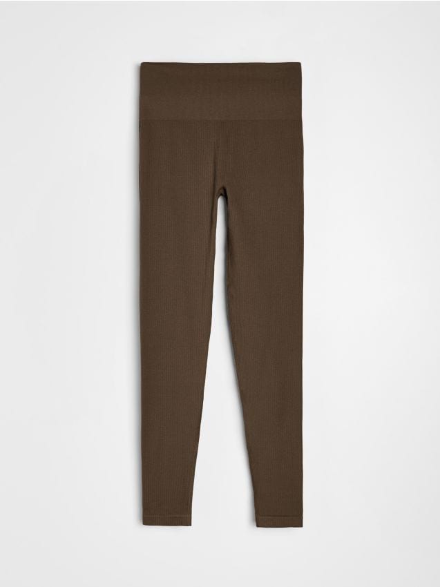 Sinsay - Prążkowane legginsy basic - brązowy