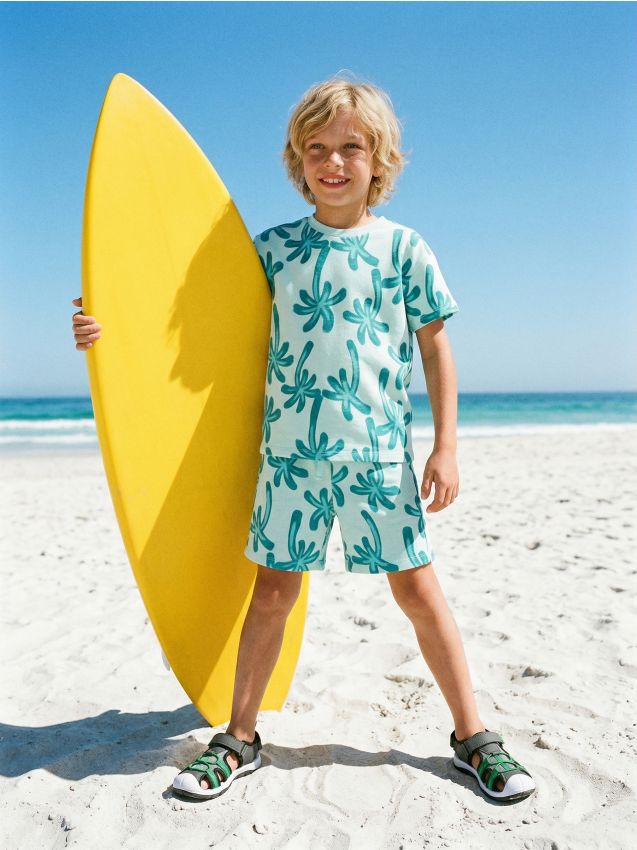 Sinsay - Compleu cu tricou și pantaloni scurți - multicolor