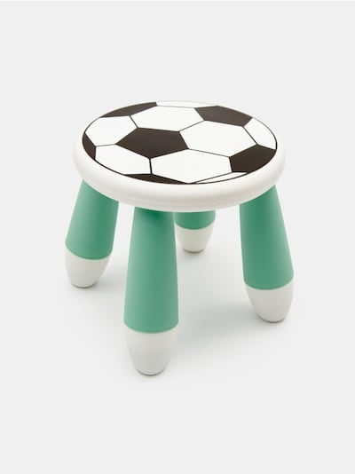 Stolica sa motivom fudbalske lopte