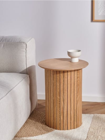 Okrugli Stolić Za Kafu