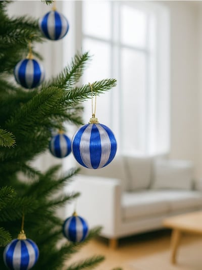 12-osaline jõulukuulide komplekt