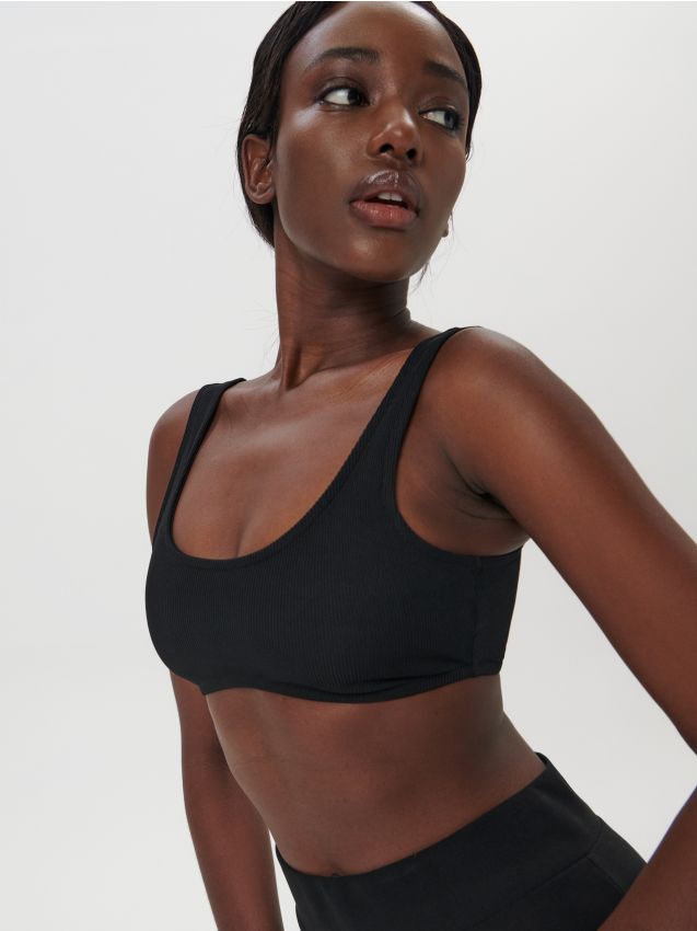 Top scurt din tricot striat - SINSAY
