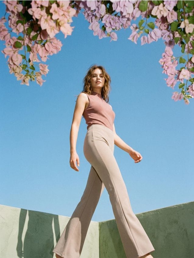 Sinsay - Pantaloni cu croială dreaptă din material roma - bej