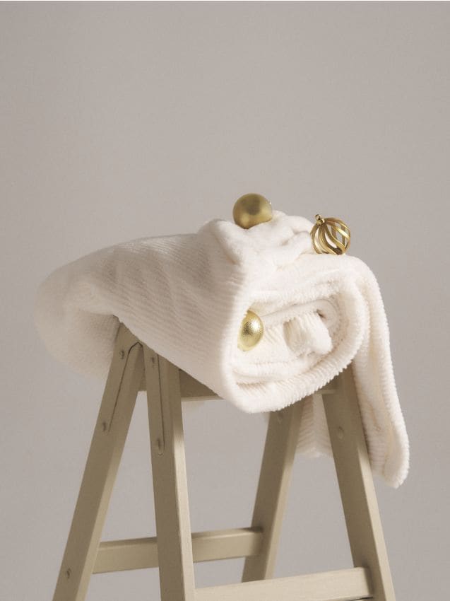 Sinsay - Posteľná prikrývka - krémová