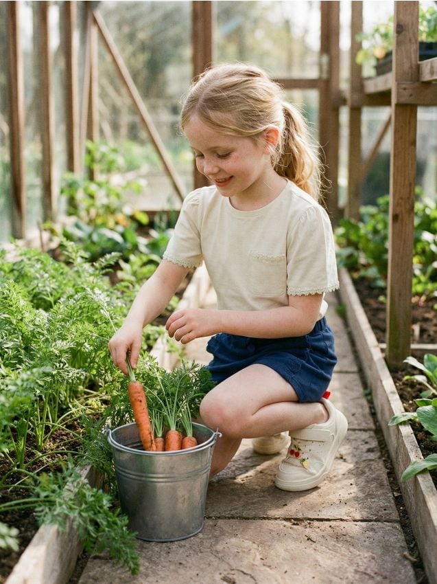 Sinsay - Tricou din bumbac cu flori croșetate și buzunar - verde-deschis