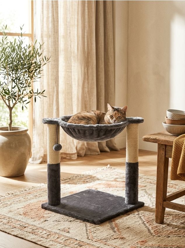 Sinsay - Scratcher pentru pisici cu culcuș și jucărie atârnată - gri deschis