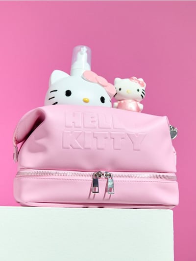 Косметичка з Тисненим Написом Hello Kitty