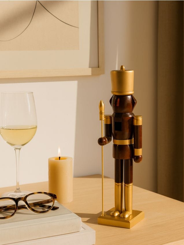 Sinsay - Vianočná dekorácia v tvare luskáčika - hnedá