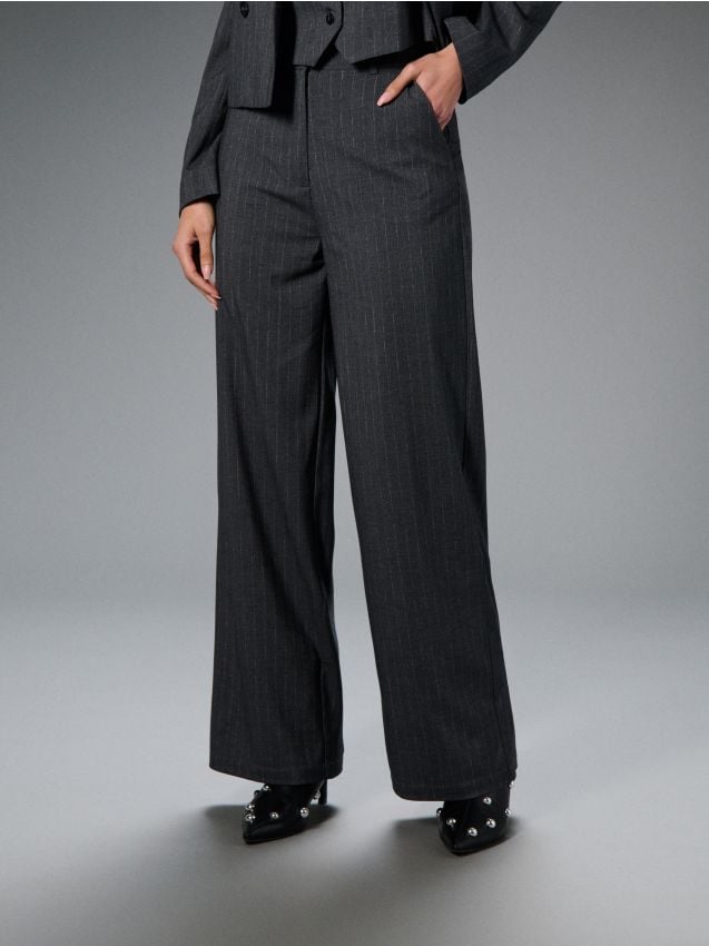 Sinsay - Pásikavé nohavice - tmavosivá